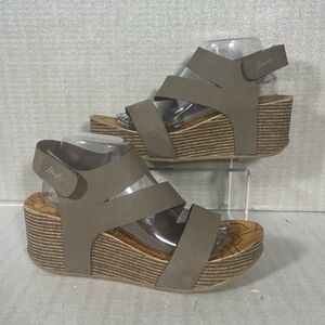NWT Blowfish Taupe Color Women's Wedge Sandal Size 10